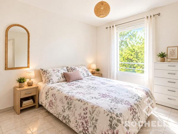 MAISON INDIVIDUELLE DANS RÉSIDENCE AVEC PISCINE