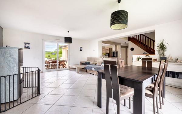 Maison à vendre    7 pièces • 165 m2 Jourgnac