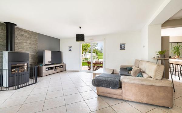 Maison à vendre    7 pièces • 165 m2 Jourgnac
