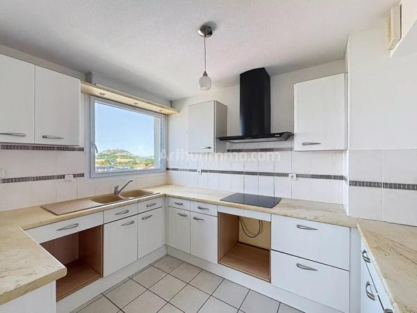 Location                                                      Appartement
                        
                     3 pièces                      78 m2                     à Clermont-Ferrand