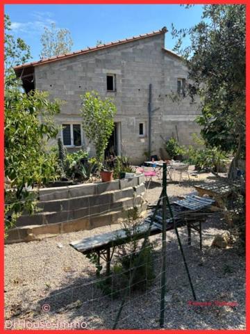 Bien immobilier à vendre 5 pièces de 320 m²