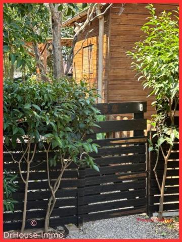 Bien immobilier à vendre 5 pièces de 320 m²