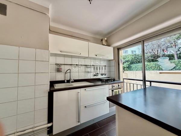 Appartement à louer 2 pièces LE CANNET (06)