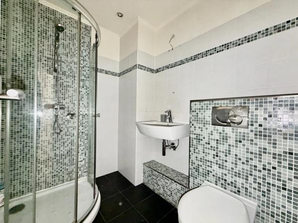 Appartement à louer 2 pièces LE CANNET (06)