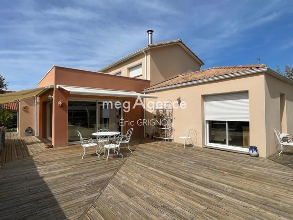 Maison à SABLES D OLONNE, 85180 - 6 pièces 174m²