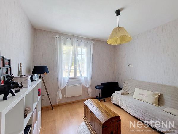 A Vendre Maison de plain-pied de 136 m² avec double garage sur terrain arboré d'environ 4 800 m²