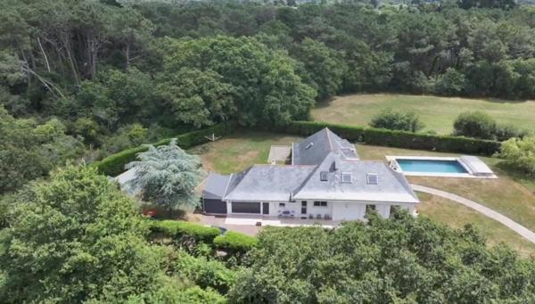 Grande villa familiale avec piscine – Volume rare et potentiel locatif - La Turballe (Coispéan)