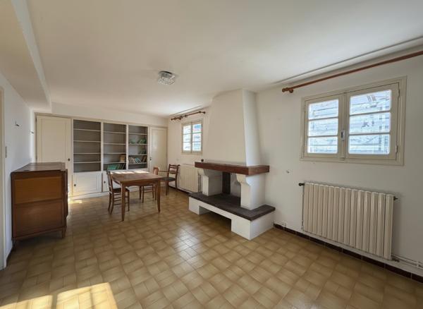 RARE : L'ELEGANCE A REINVENTER AU COEUR DE LA COTE PAVEE