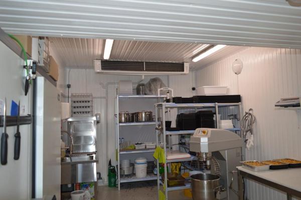 Local commercial laboratoire alimentaire et traiteur