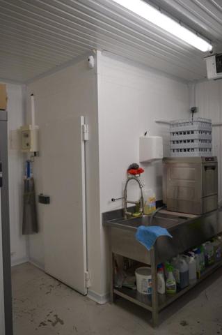 Local commercial laboratoire alimentaire et traiteur
