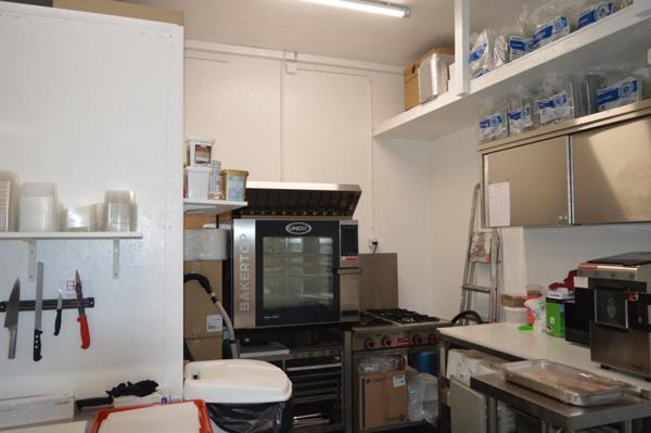 Local commercial laboratoire alimentaire et traiteur