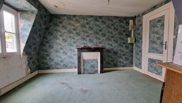 BORDEAUX-QUINCONCES A vendre plateau à rénover