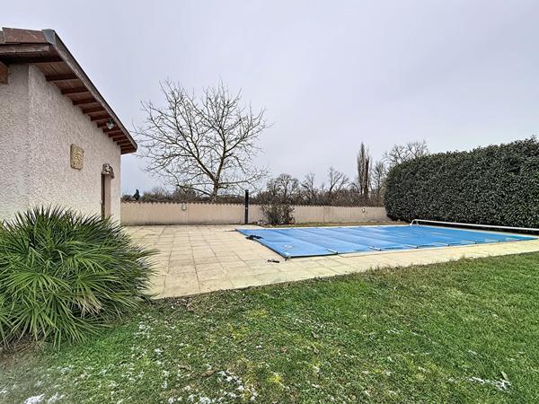 Beau corps de ferme rénové à Saint Jean De Niost 200m², 4 chambres, bureau, terrain 2485m²