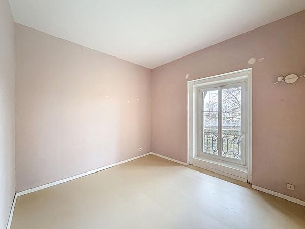 Beau corps de ferme rénové à Saint Jean De Niost 200m², 4 chambres, bureau, terrain 2485m²