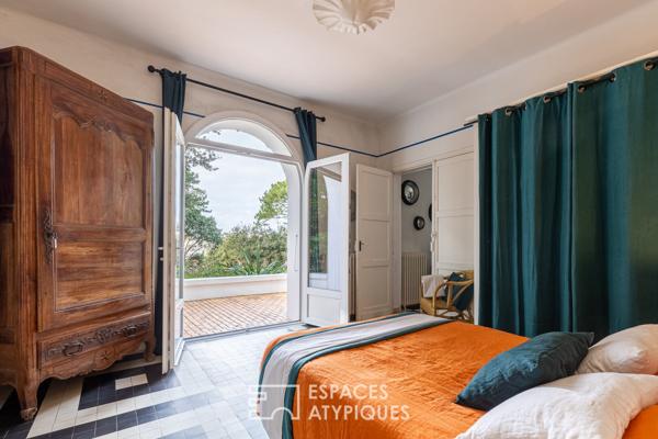 Élégance des années 30 : Demeure d’exception avec vue mer et accès plage