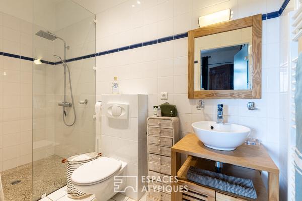 Élégance des années 30 : Demeure d’exception avec vue mer et accès plage