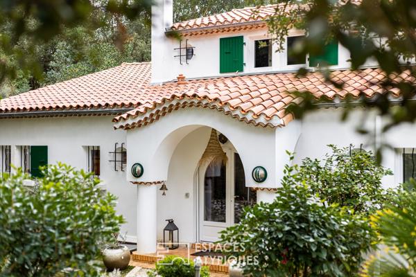 Élégance des années 30 : Demeure d’exception avec vue mer et accès plage