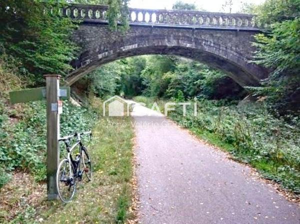 Maison 3 chbs, avec atelier et jardin clos