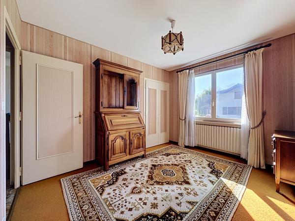 Maison traditionnelle T6 - 178 m²/361 m² - 5 Chambres - Terrasses - Vue Bassin Jurassien et Salève - Terrain 1252 m² - NEYDENS 74160