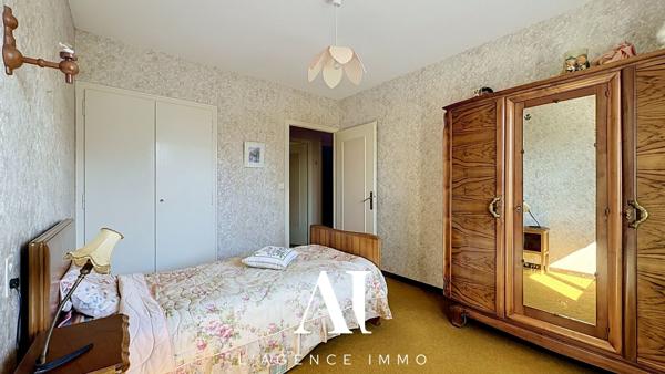 Maison traditionnelle T6 - 178 m²/361 m² - 5 Chambres - Terrasses - Vue Bassin Jurassien et Salève - Terrain 1252 m² - NEYDENS 74160