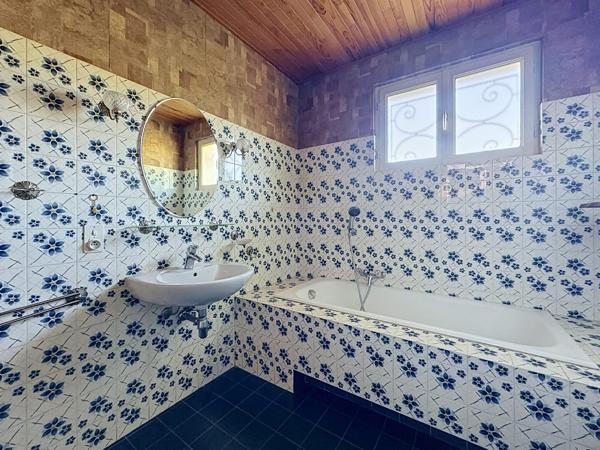 Maison traditionnelle T6 - 178 m²/361 m² - 5 Chambres - Terrasses - Vue Bassin Jurassien et Salève - Terrain 1252 m² - NEYDENS 74160