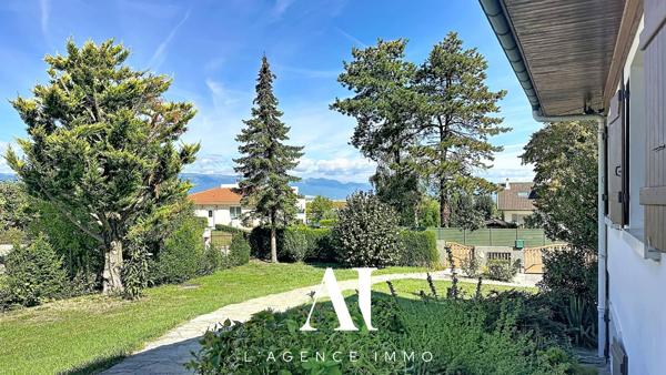 Maison traditionnelle T6 - 178 m²/361 m² - 5 Chambres - Terrasses - Vue Bassin Jurassien et Salève - Terrain 1252 m² - NEYDENS 74160