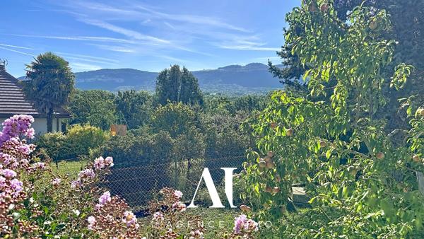 Maison traditionnelle T6 - 178 m²/361 m² - 5 Chambres - Terrasses - Vue Bassin Jurassien et Salève - Terrain 1252 m² - NEYDENS 74160