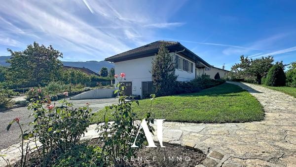 Maison traditionnelle T6 - 178 m²/361 m² - 5 Chambres - Terrasses - Vue Bassin Jurassien et Salève - Terrain 1252 m² - NEYDENS 74160