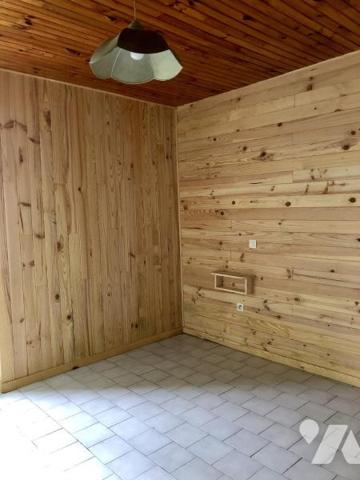 Secteur LOUAILLES : Fermette comprenant 2 logements