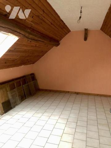 Secteur LOUAILLES : Fermette comprenant 2 logements