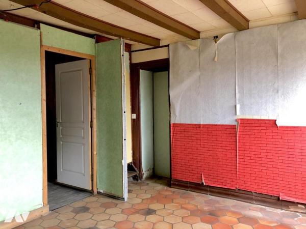 Secteur LOUAILLES : Fermette comprenant 2 logements