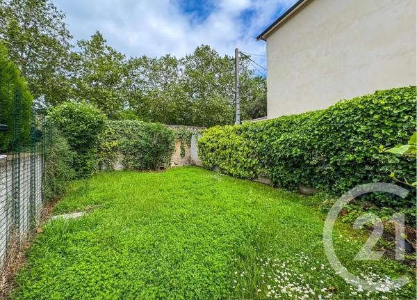Appartement T2 à vendre  2 pièces - 25 m 2   BELLEVILLE  - 69