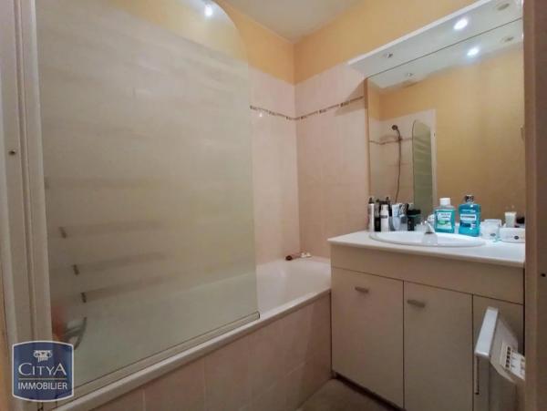 Appartement à louer 2 pièces 39.64m² Issoire (63500)