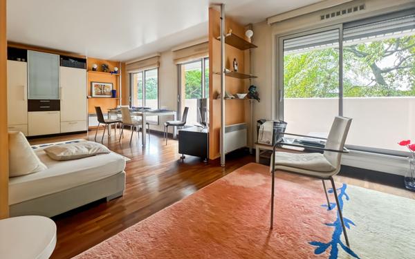 Appartement à vendre    3 pièces • 84,31 m2 Paris 12