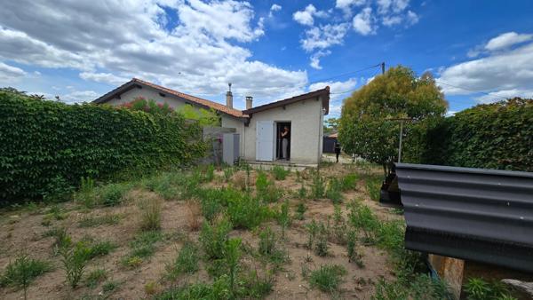 maisonnette avec cabanon sur joli terrain
