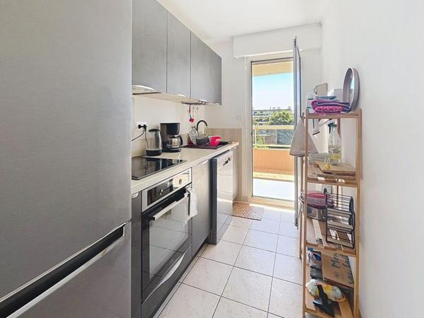 NICE OUEST -  3 PIECES - TERRASSE DE 30 M²  + GARAGE FERME