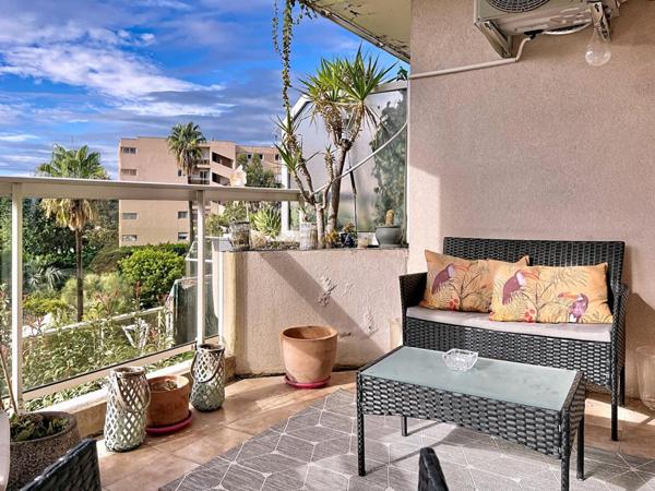 NICE OUEST -  3 PIECES - TERRASSE DE 30 M²  + GARAGE FERME