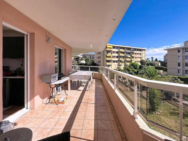 NICE OUEST -  3 PIECES - TERRASSE DE 30 M²  + GARAGE FERME