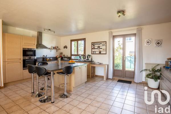 Maison 5 pièces de 113 m² à Saint-Jean-de-la-Ruelle (45140)