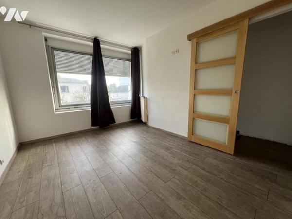 HENNEBONT en impasse maison de type 4 sur 277 m² de terrain (prévoir travaux)