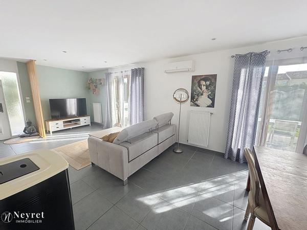 Sury le comtal Maison de 2015 de 83,36m2 avec piscine et terrain de 535m2