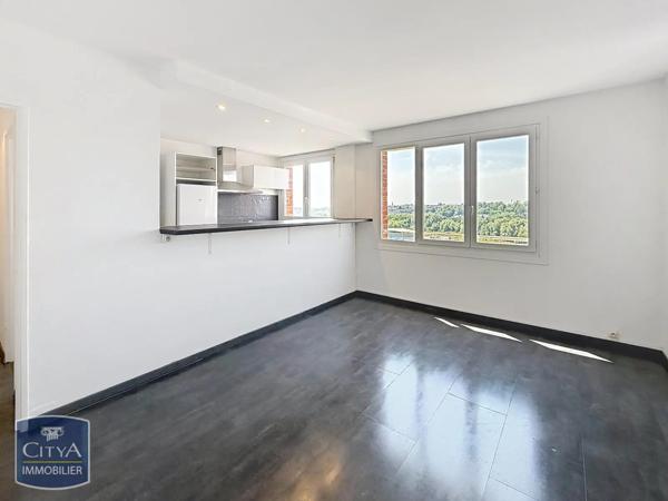 Appartement à louer 2 pièces 57.6m² Maubeuge (59600)