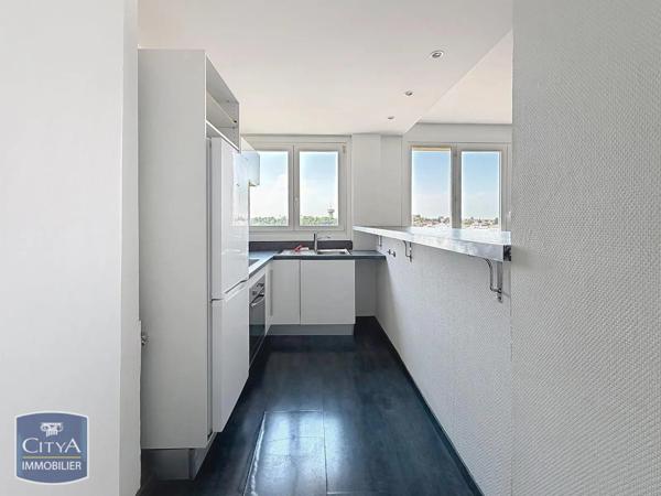 Appartement à louer 2 pièces 57.6m² Maubeuge (59600)