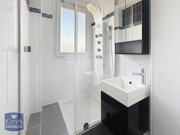 Appartement à louer 2 pièces 57.6m² Maubeuge (59600)