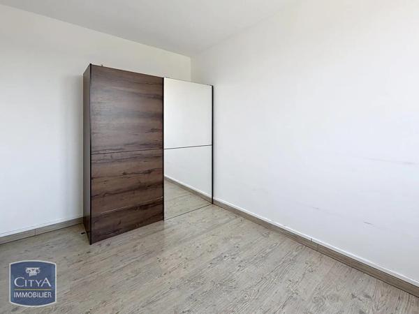 Appartement à louer 2 pièces 57.6m² Maubeuge (59600)