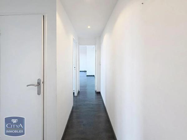 Appartement à louer 2 pièces 57.6m² Maubeuge (59600)