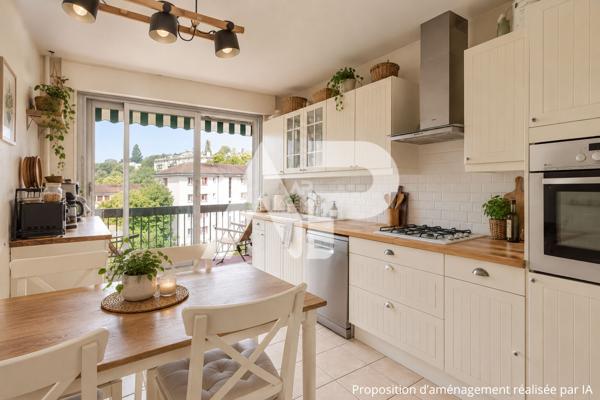 SEVRES RIVE DROITE - Appartement familial avec balcons et vues dégagées 615 000 € **  - Référence  613-S