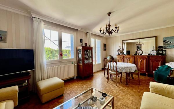 Maison à vendre    8 pièces •  Guilers