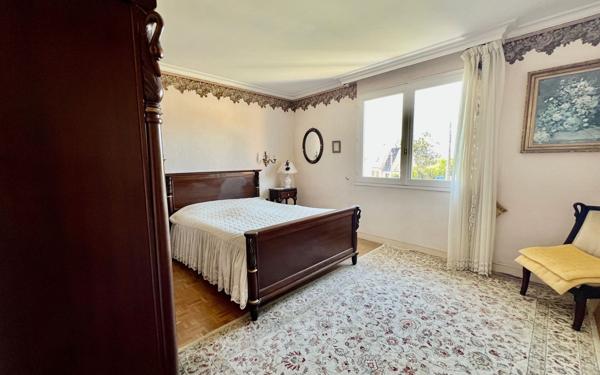 Maison à vendre    8 pièces •  Guilers