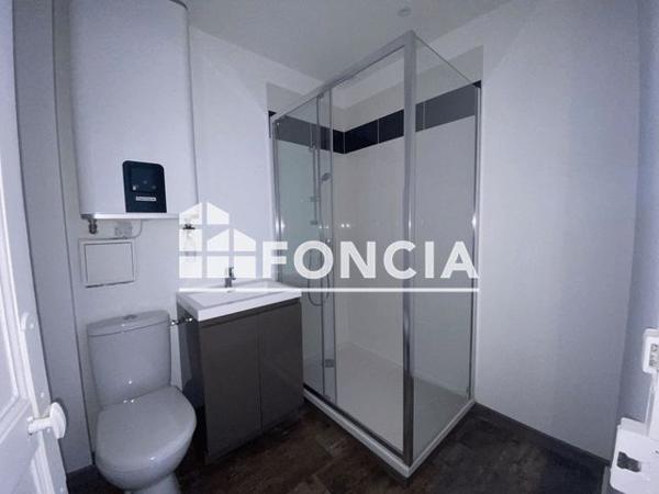 Location Appartement 2 pièces 45.2 m² - 10 RUE DU MARECHAL FOCH Livarot 14140